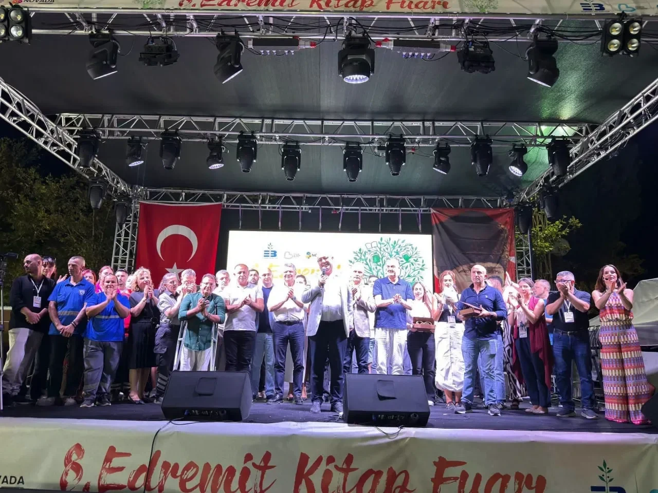 8. Edremit Kitap Fuarı Yedi Günlük Şöleni Coşkuyla Noktaladı