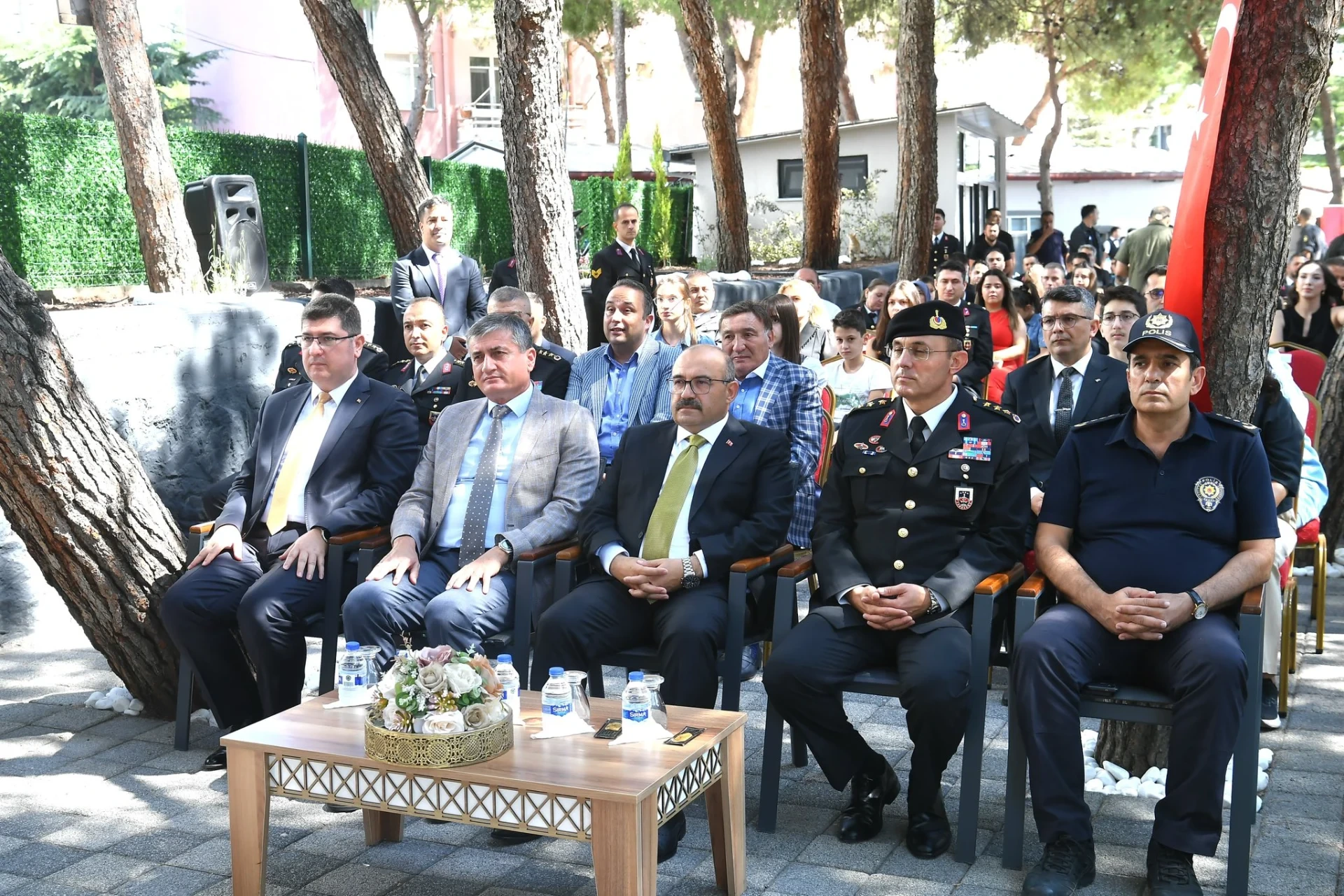 Balıkesir Jandarmasında Terfi Coşkusu: Vali Ustaoğlu Rütbeleri Taktı
