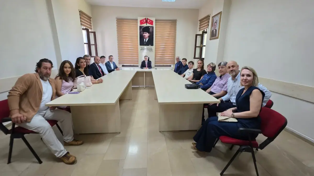 Bandırma'da Sınav Derecesi Yapanlar Kaymakam'la Buluştu