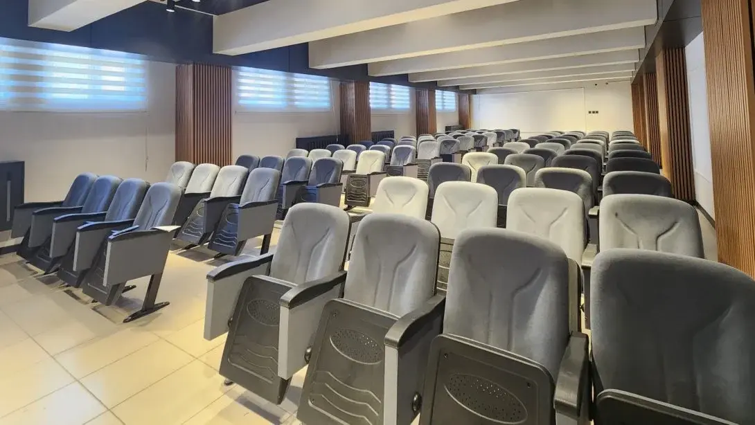 Karesi İlçe Milli Eğitim Müdürü Yenilenen Salonu İnceledi