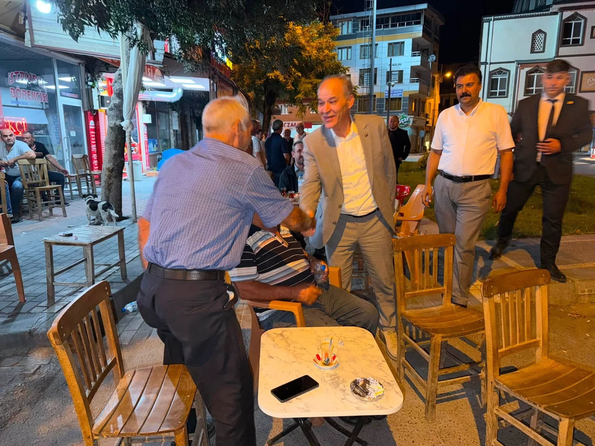 MHP Balıkesir Başkanı Tunç İvrindi'de Esnafla Buluştu