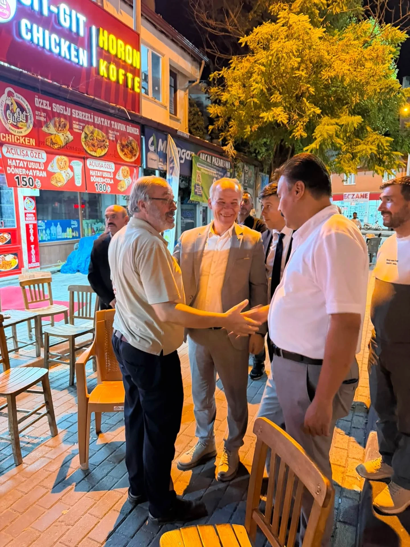 MHP Balıkesir Başkanı Tunç İvrindi'de Esnafla Buluştu